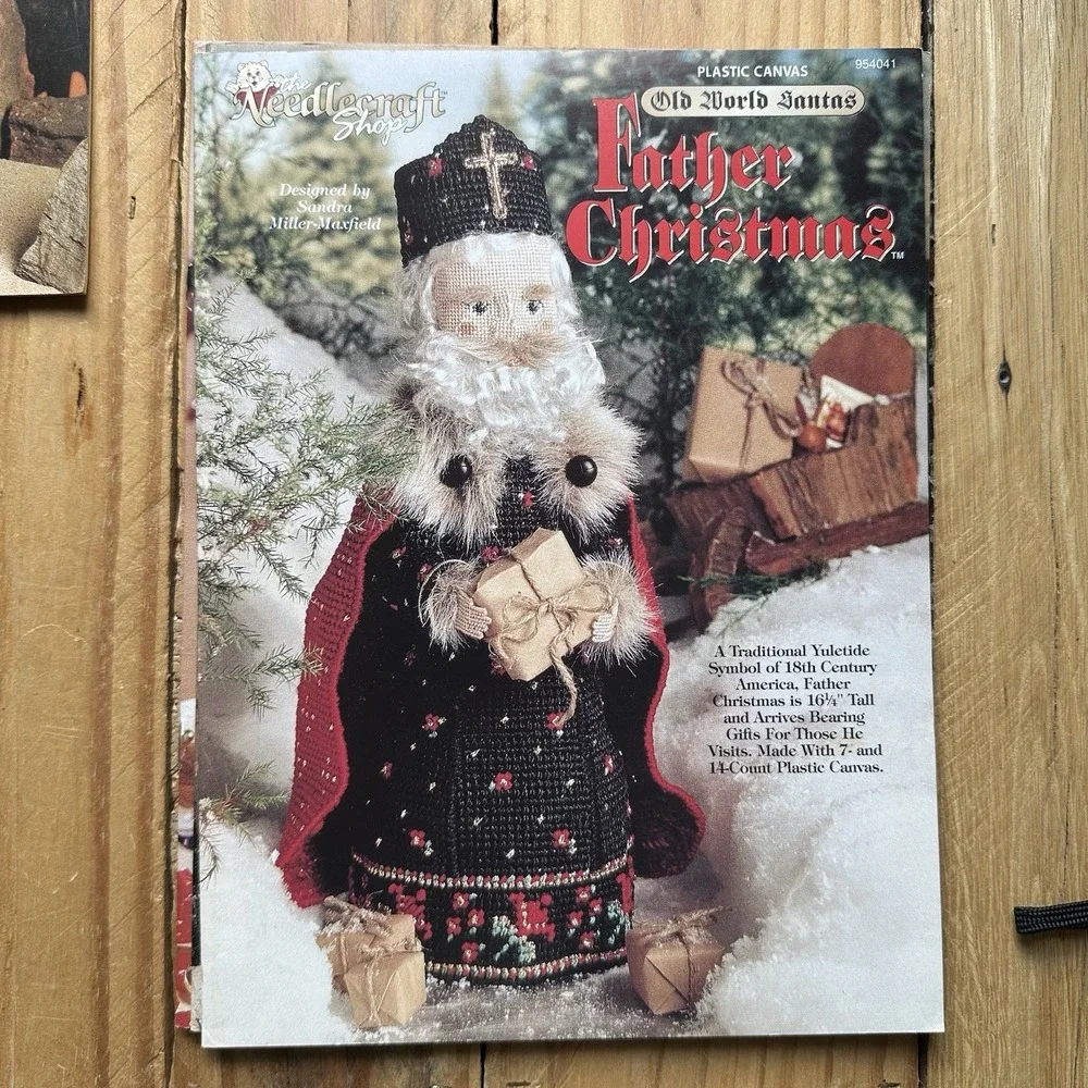 Lot of 7 Plastic Canvas Pattern Leaflets Needlecraft Shop Old World Santa's Book